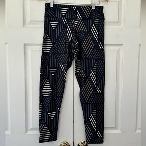 Carve Designs leggings Size Medium